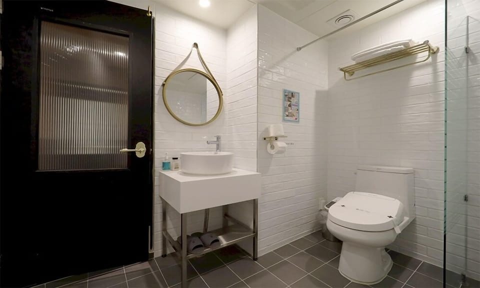 Suite Massage Chair | Bathroom | Shower, free toiletries, hair dryer, bathrobes