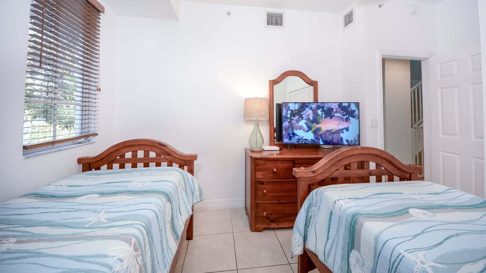 Guest Bedroom 2 - 2nd Floor