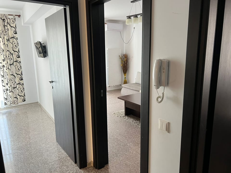 Business Apartment | 1 bedroom, premium bedding, iron/ironing board, free WiFi