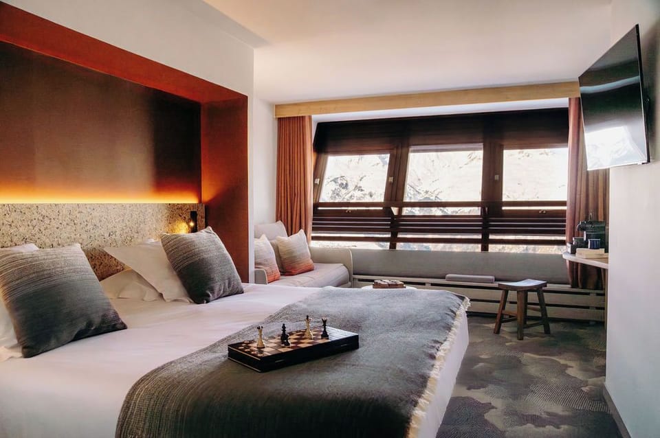 Superior Quadruple Room | In-room safe, desk, blackout drapes, free WiFi
