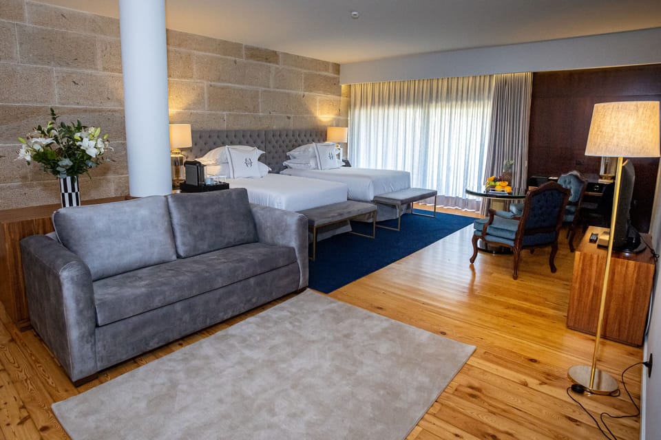 Terrace Garden Gran Royal Family | Minibar, in-room safe, desk, blackout drapes