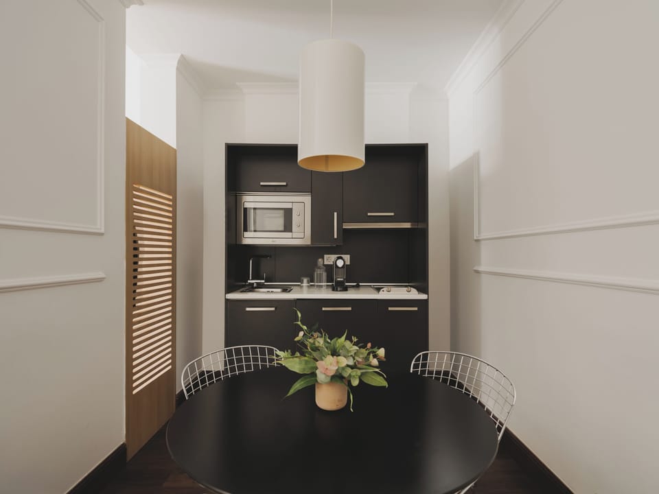 Premium Apartment (Patio) | Private kitchen | Fridge, microwave, stovetop, espresso maker