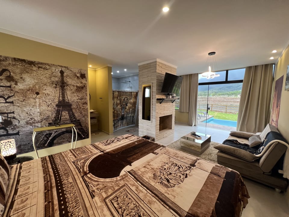 Romantic Chalet | 1 bedroom, hypo-allergenic bedding, individually decorated