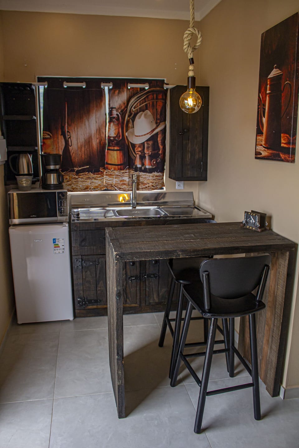 Design Chalet | Private kitchen | Mini-fridge, microwave, stovetop, coffee/tea maker