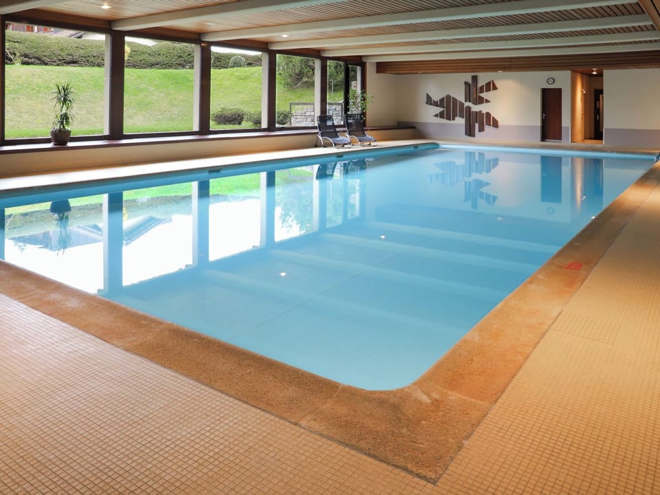 Pool Indoor