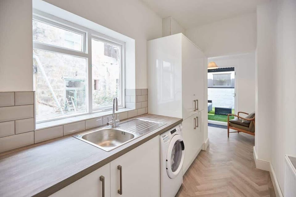 Apartment 2 @ High Street, Caernarfon - Host & Stay