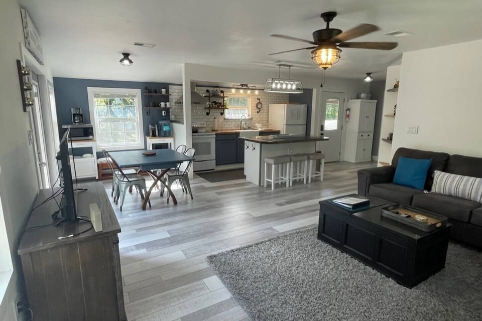 living opening to kitchen 