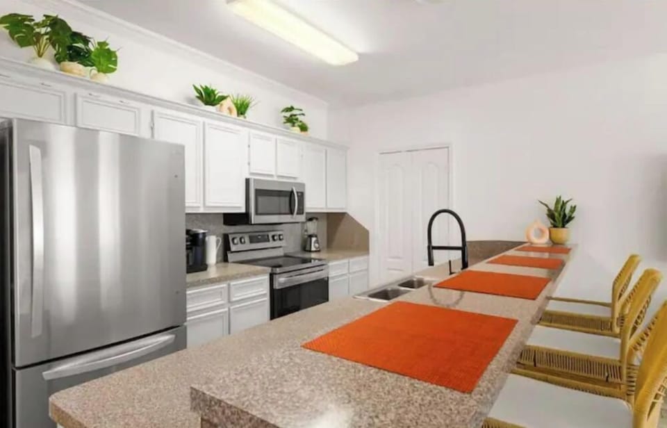 Kitchen with island
