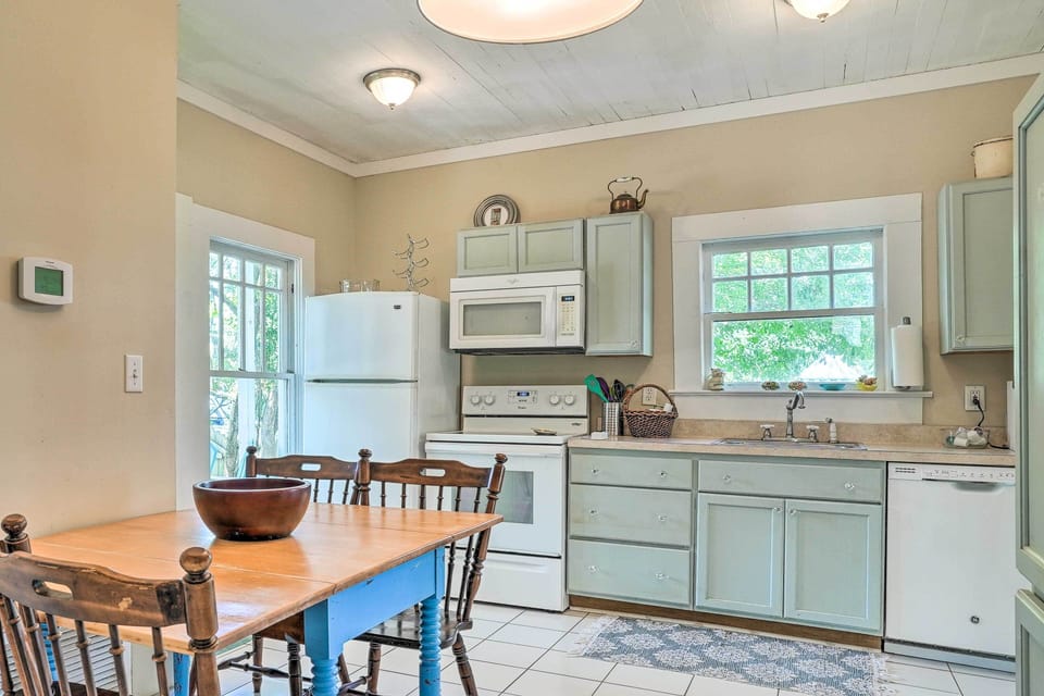 Full Kitchen | Dining Area | Single-Story Home
