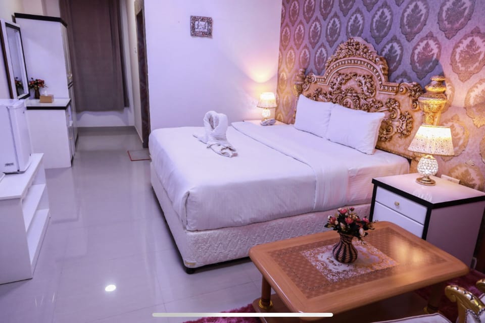 Standard Double Room | Desk, WiFi (free), bed sheets