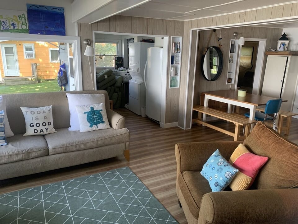 Deluxe Cottage | Living area