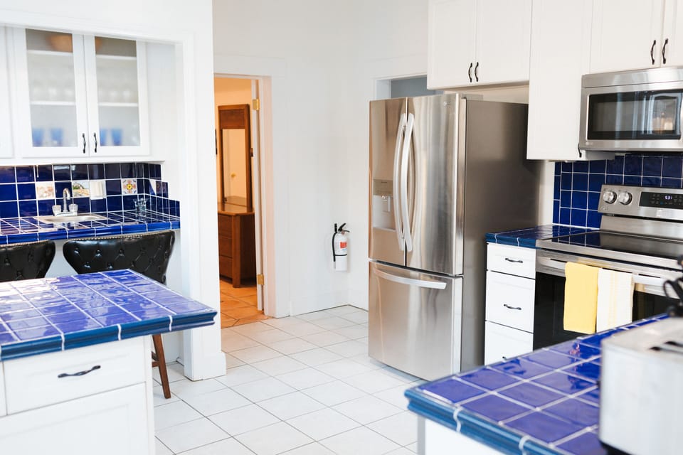 Kitchen side door entrance view