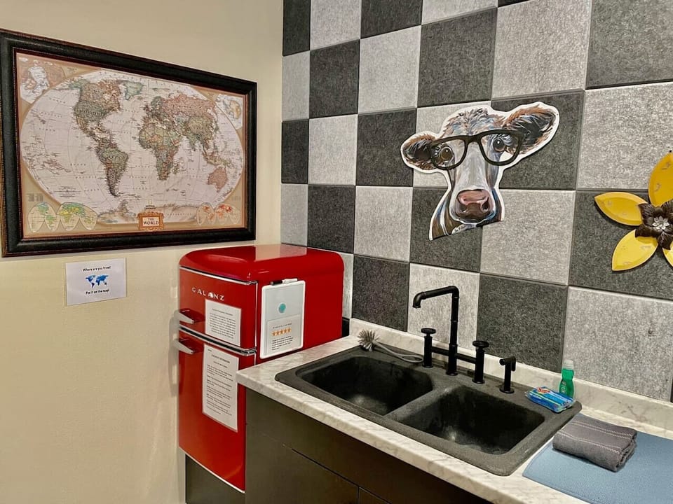 We love seeing where our guests travel from - Pin it on our guest map!