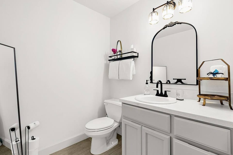 2nd, spacious 1/2 bath!