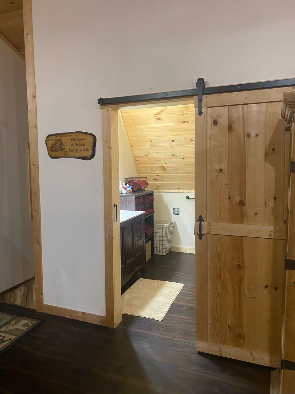 Upstairs full bathroom