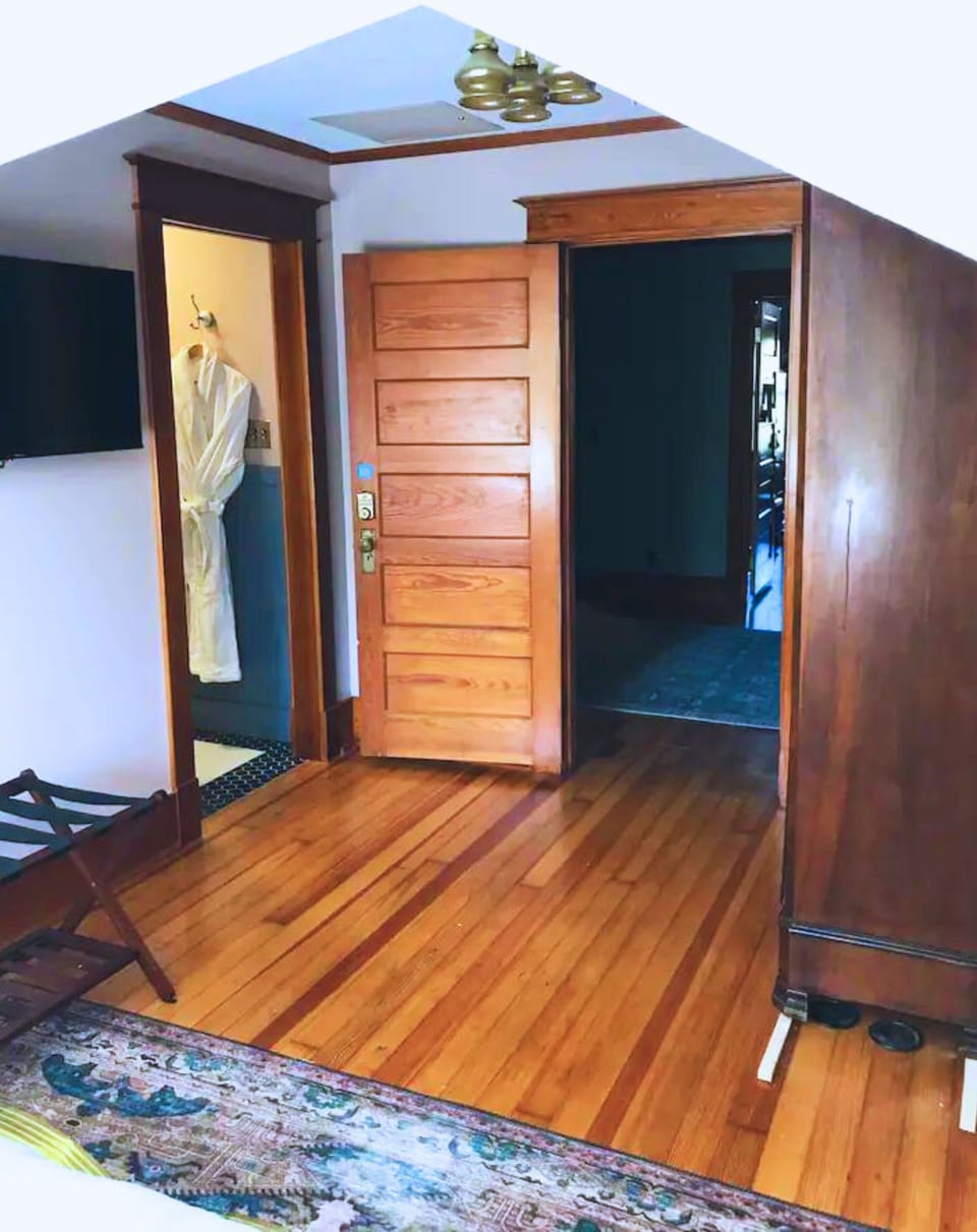 Dorothy Room | Premium bedding, down comforters, memory foam beds