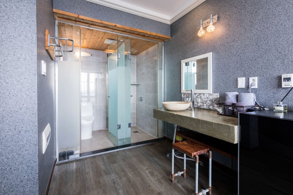 Double Room, Private Pool, Ocean View | Bathroom | Shower, designer toiletries, hair dryer, slippers