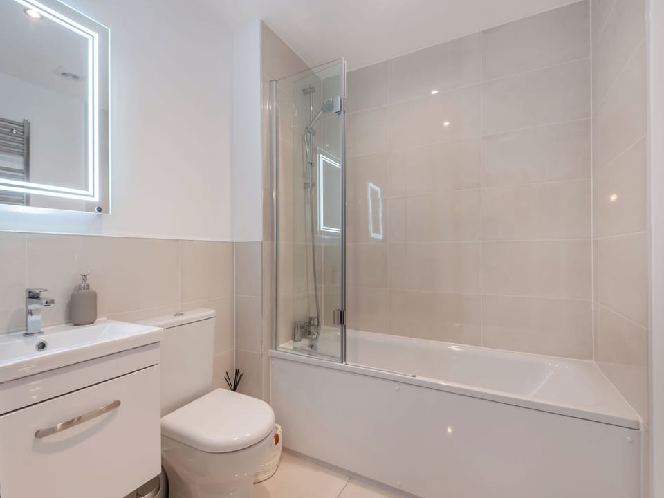 Bathroom | Forest Acorn, Brockenhurst