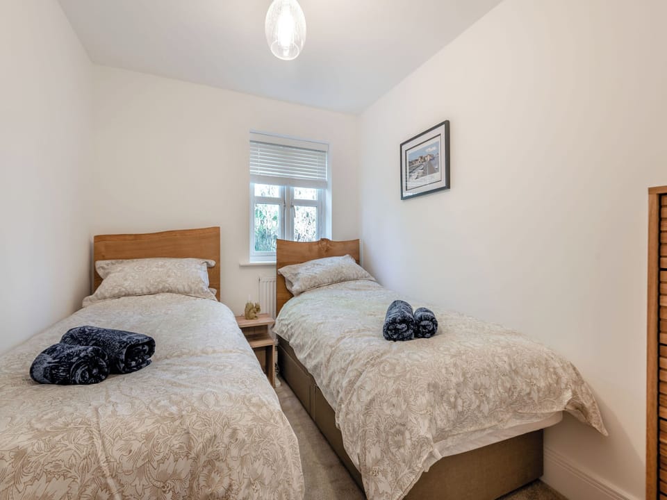 Twin bedroom | Forest Acorn, Brockenhurst