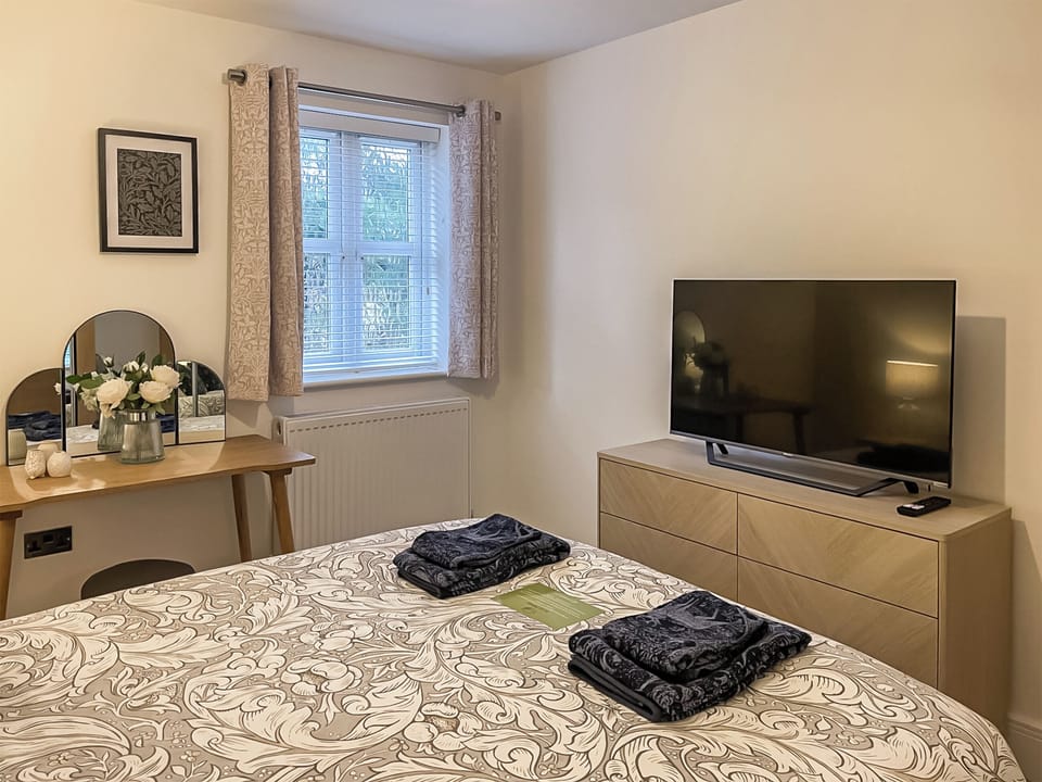 King size bedroom | Forest Acorn, Brockenhurst