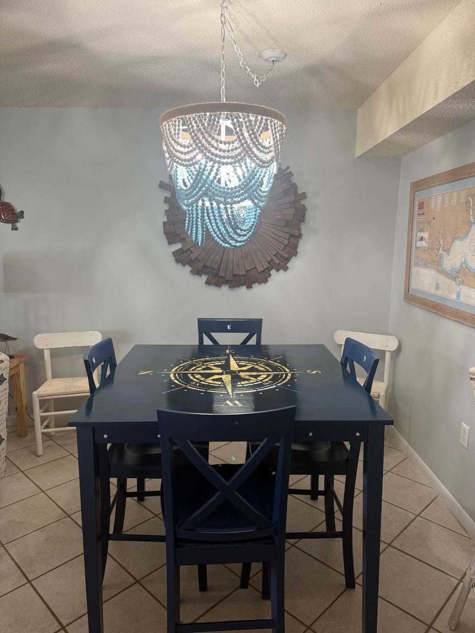 Seating for 4 at Dining Room Table
