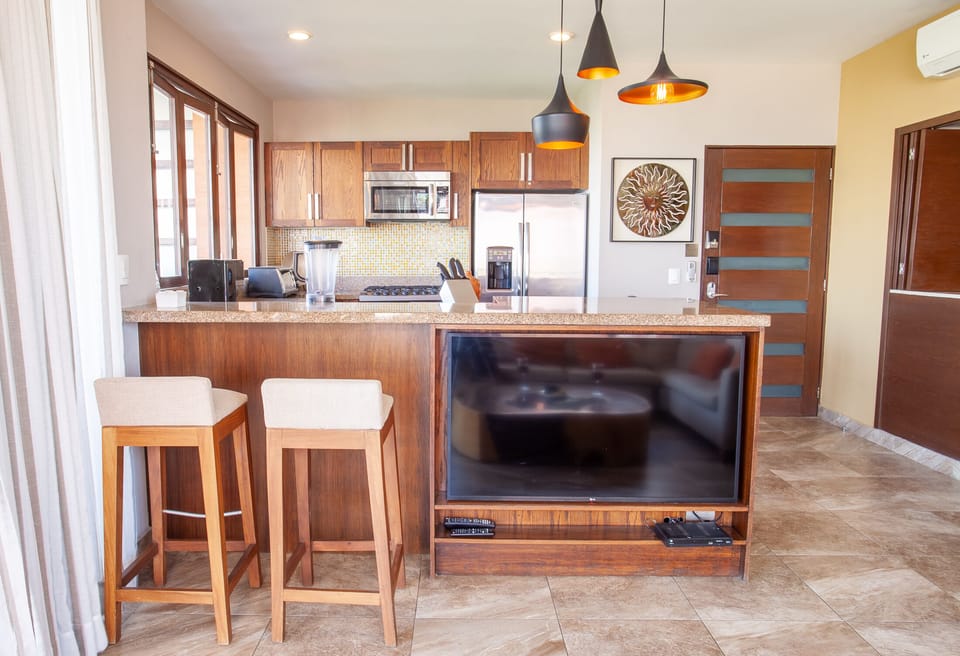Condo - Image 4