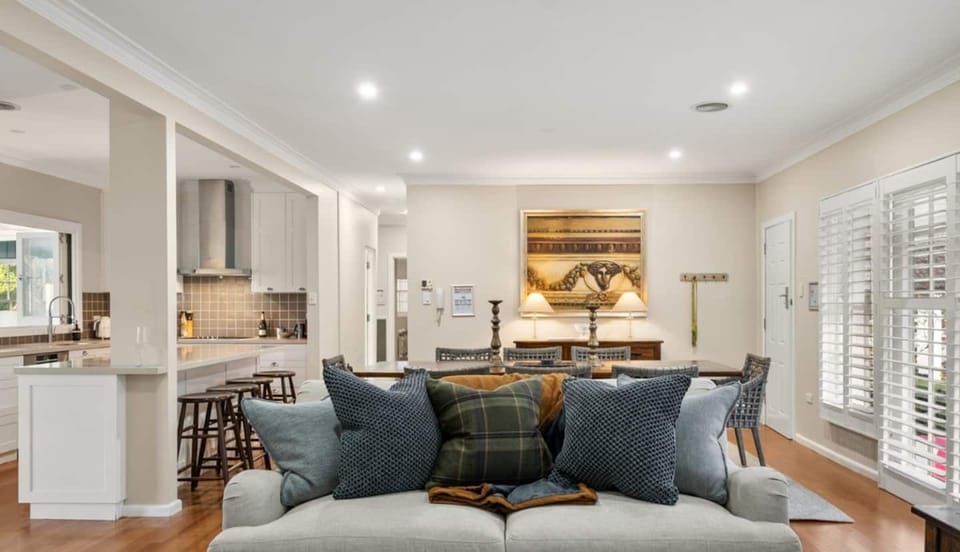 Lauretana House & Cottage - Homestead in Bowral!