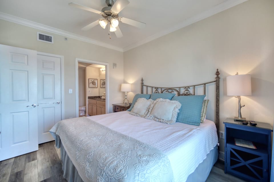 Crystal Tower 1105. 2 Bedroom 2 Bathroom. Unit Sleeps 8. Managed by Island Rentals