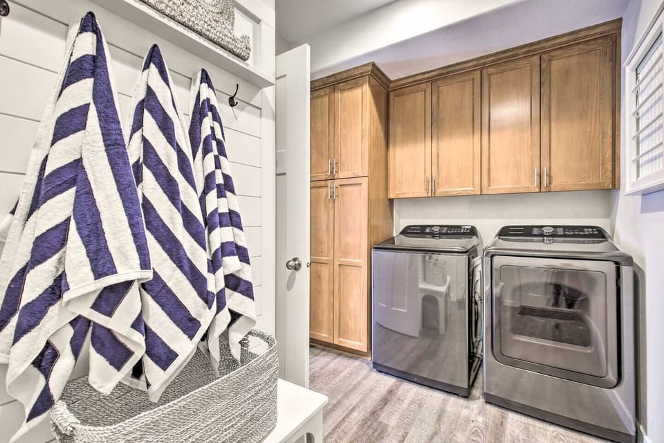 Laundry Room | Beach Towels Provided