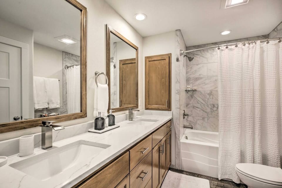 Bathroom 1 | Complimentary Toiletries