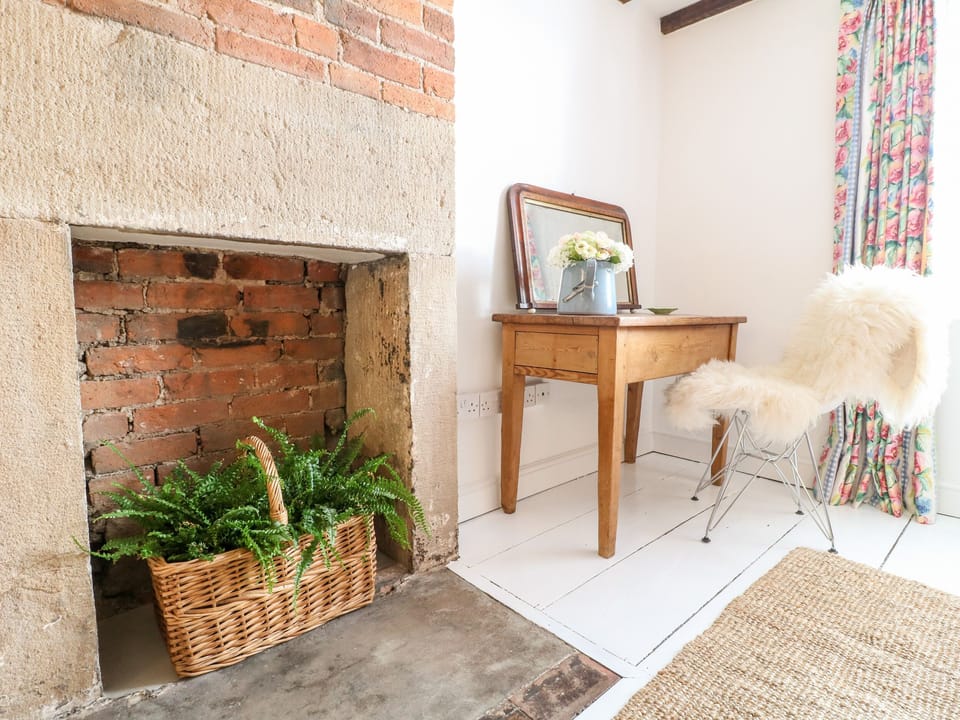 16 Long Row Cottage in Belper