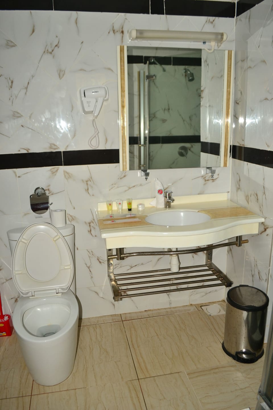 Executive Suite, 1 Bedroom, City View | Bathroom | Separate tub and shower, rainfall showerhead, free toiletries