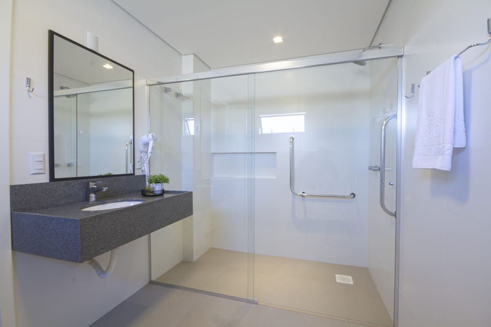 Superior Room | In-room safe, desk, laptop workspace, travel crib