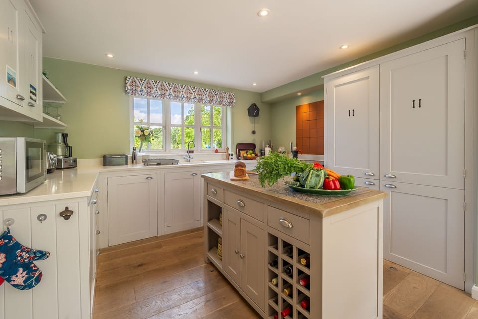 Ground floor: well-equipped kitchen