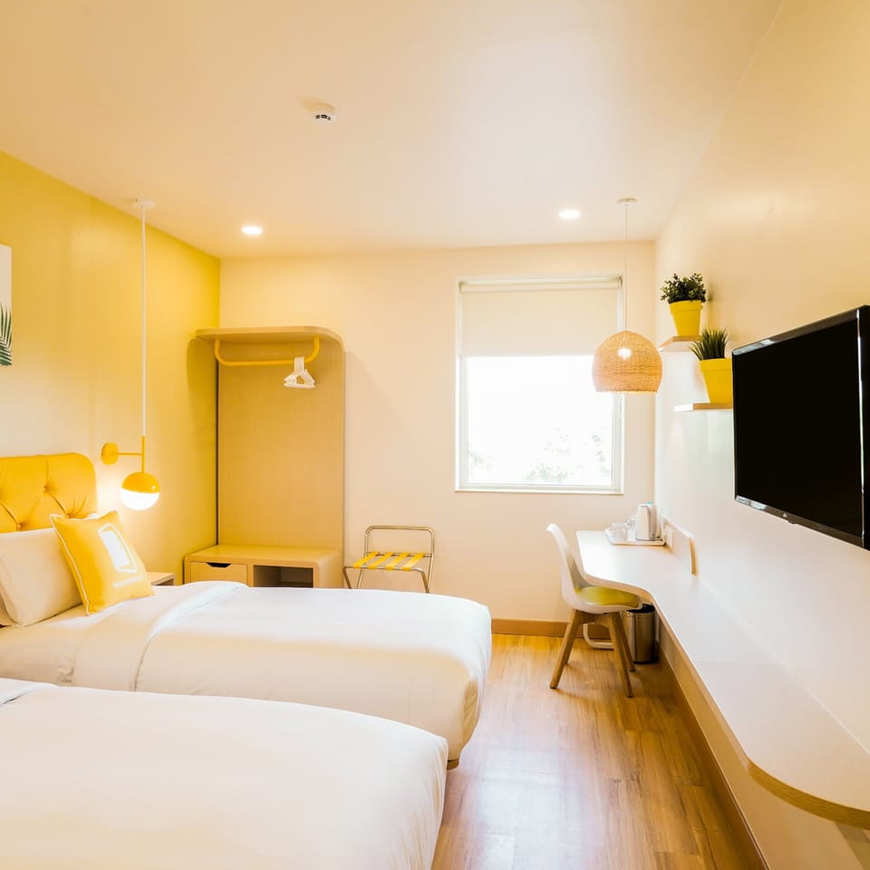 Standard Twin Room | In-room safe, desk, iron/ironing board, free WiFi