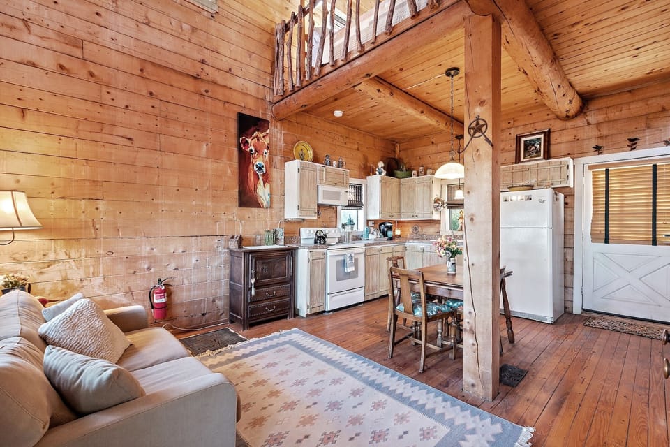 Cabin, 2 Bedrooms | Living area | Smart TV