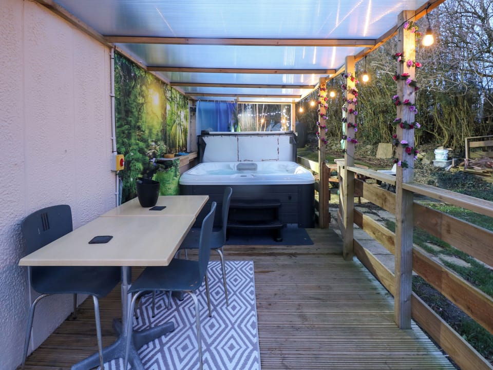 Cottage | Outdoor dining