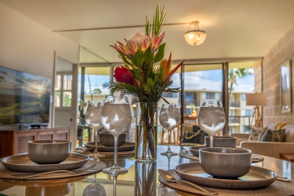 Kanai A Nalu 308 Dining Area