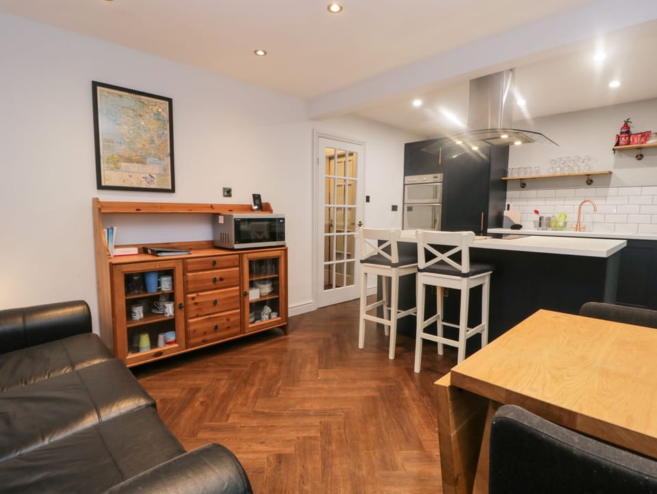 Cottage | Interior