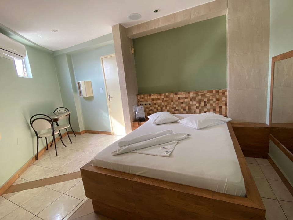 Superior Double Room | Minibar, laptop workspace, free WiFi, bed sheets