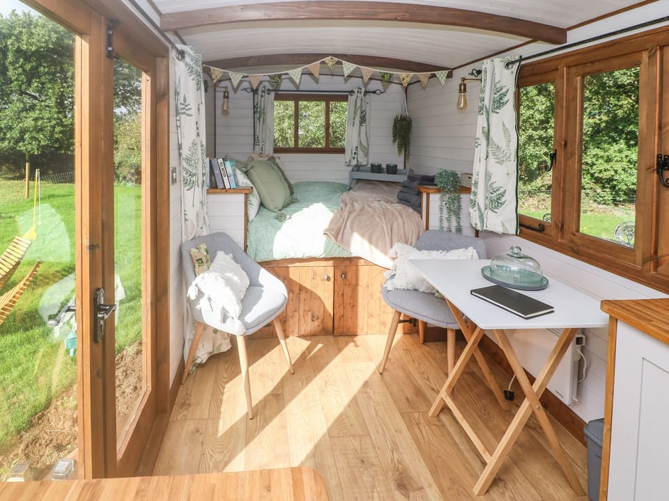 1 bedroom, individually decorated, individually furnished
