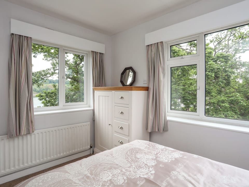 Ynys Castell Cottage in Menai Bridge