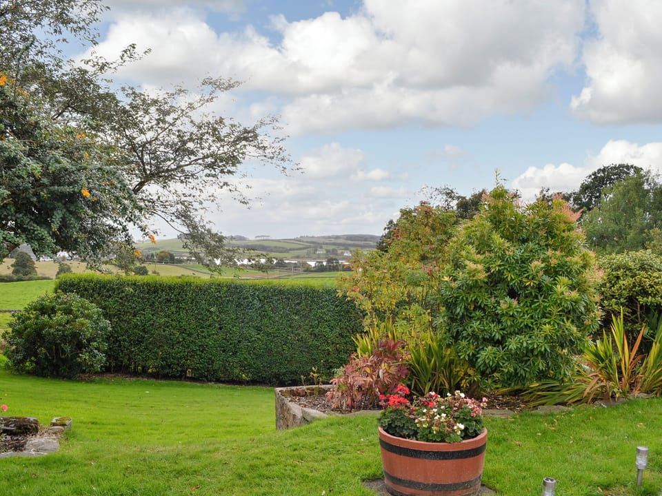Garden | Airdside Cottage - Airds Farm, Crossmichael, near Castle Douglas