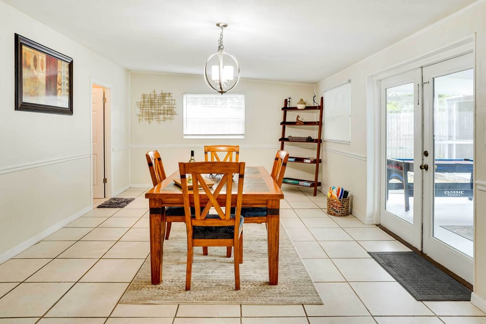 Dining Area | Dishware/Flatware | Board Games