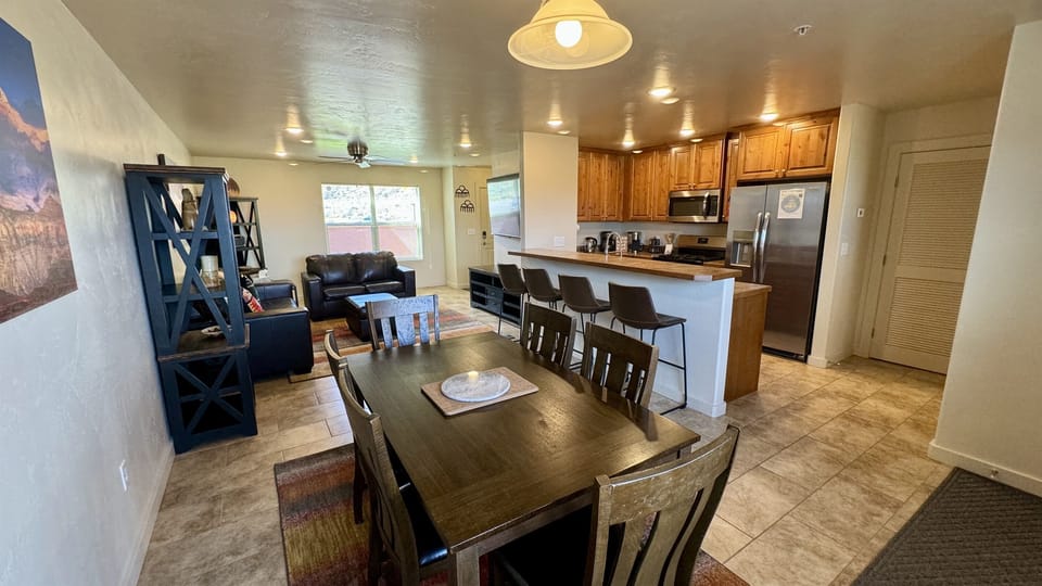 Dining Room & Kitchen