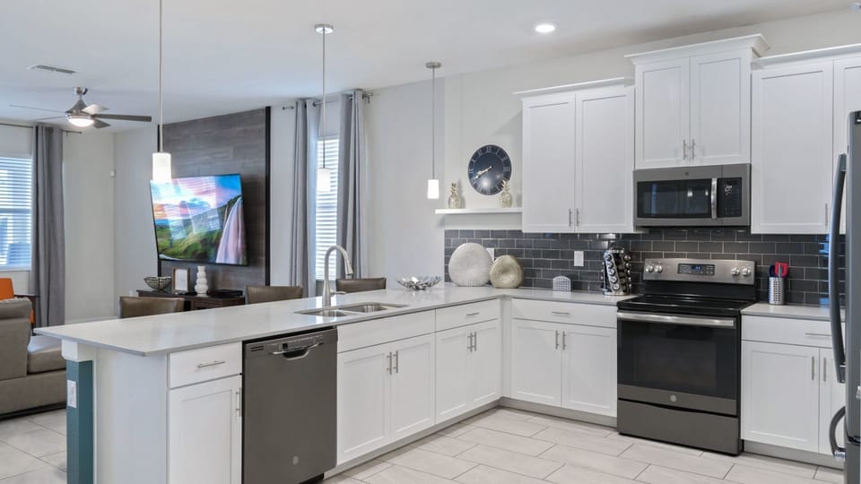 Kitchen (Angle)