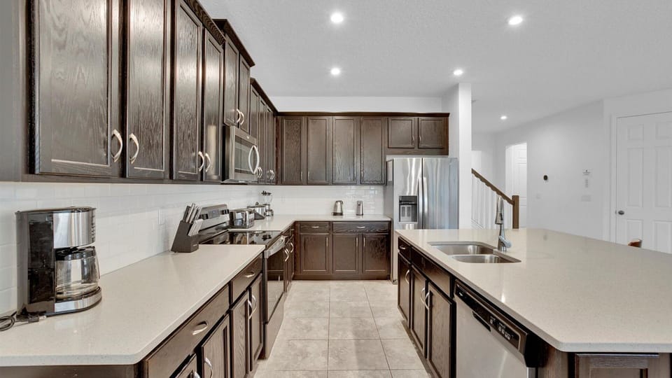 Kitchen (Angle)