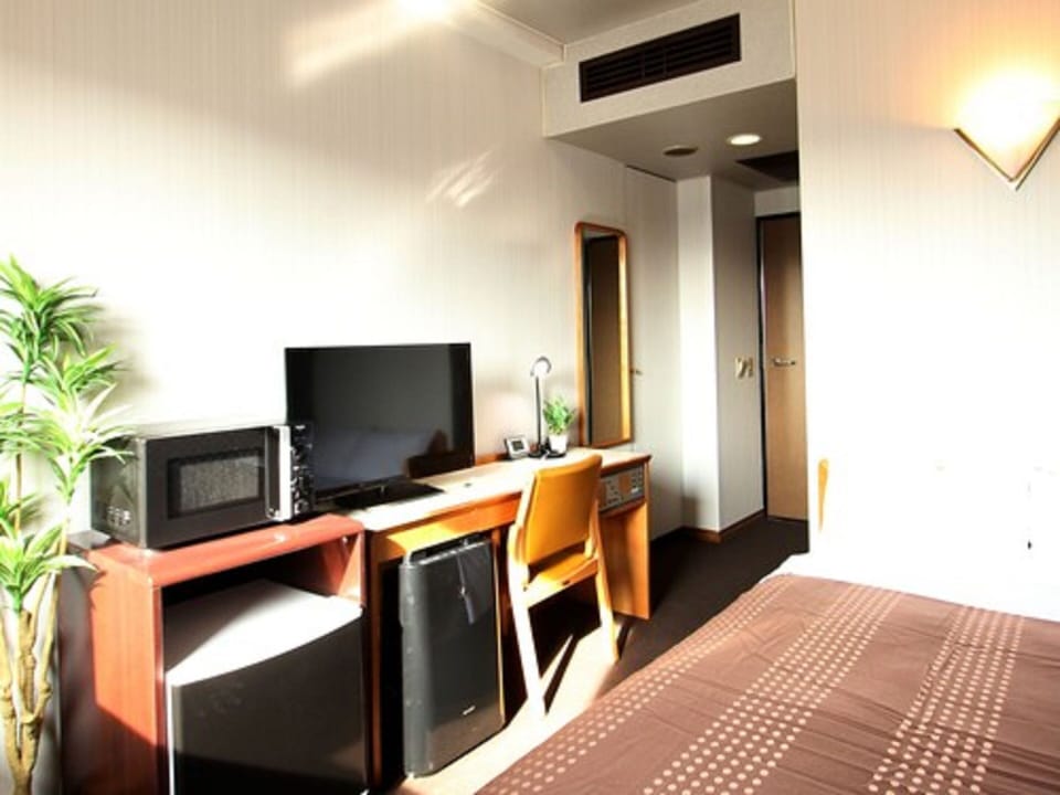 Individually decorated, desk, free WiFi, bed sheets