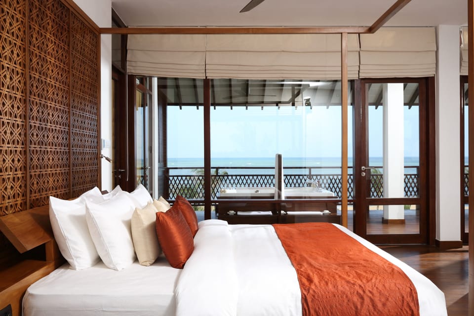 Suite, Jetted Tub, Ocean View | Premium bedding, minibar, in-room safe, iron/ironing board (on request)