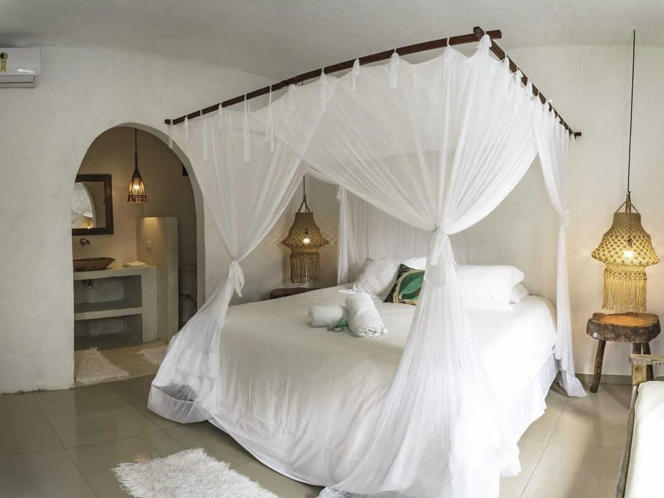 SUITE DELUXE | Minibar, desk, free WiFi, bed sheets